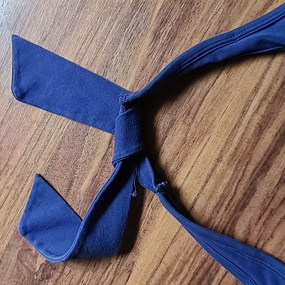 Ladies blue halter top - Picture 2 of 7